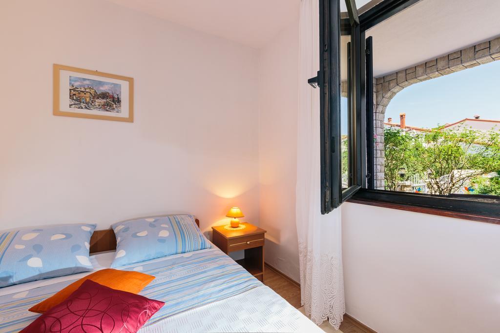 Andela Apartment プーラ 部屋 写真