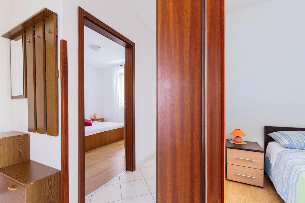 Andela Apartment プーラ 部屋 写真