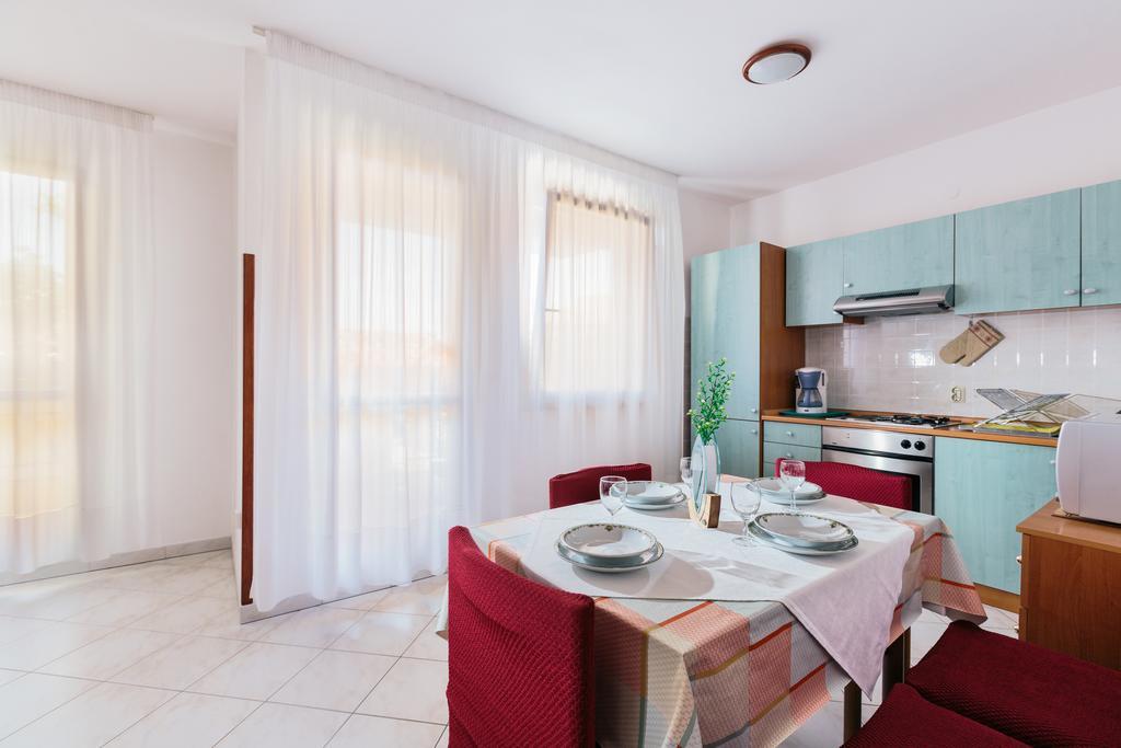 Andela Apartment プーラ 部屋 写真