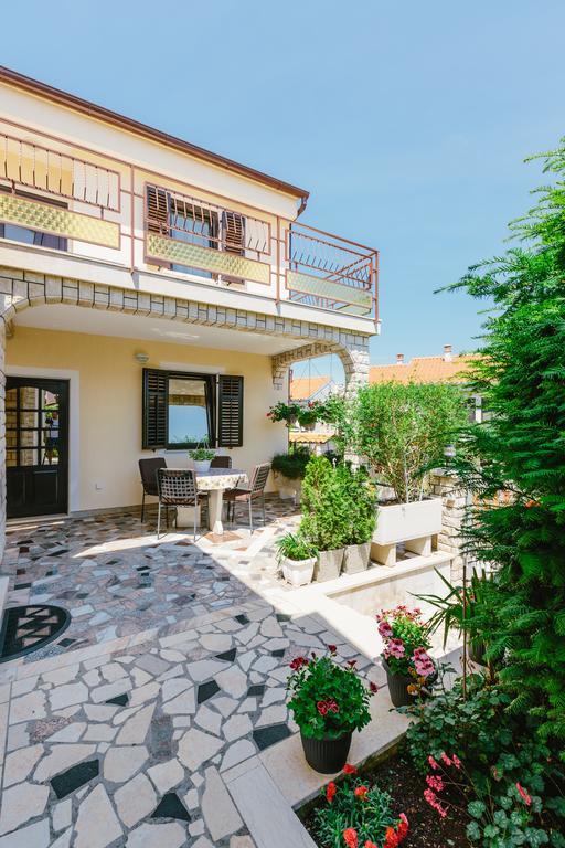 Andela Apartment プーラ 部屋 写真